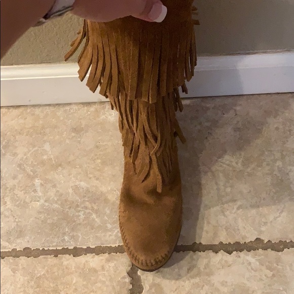 Minnetonka boots. - Picture 2 of 6